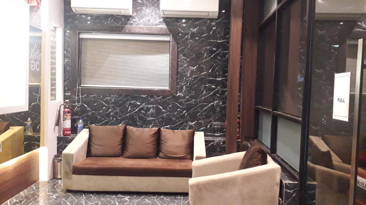 Shine Hospitality Hotell Mumbai Exteriör bild