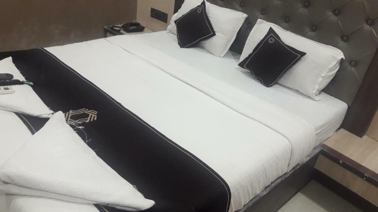 Shine Hospitality Hotell Mumbai Exteriör bild