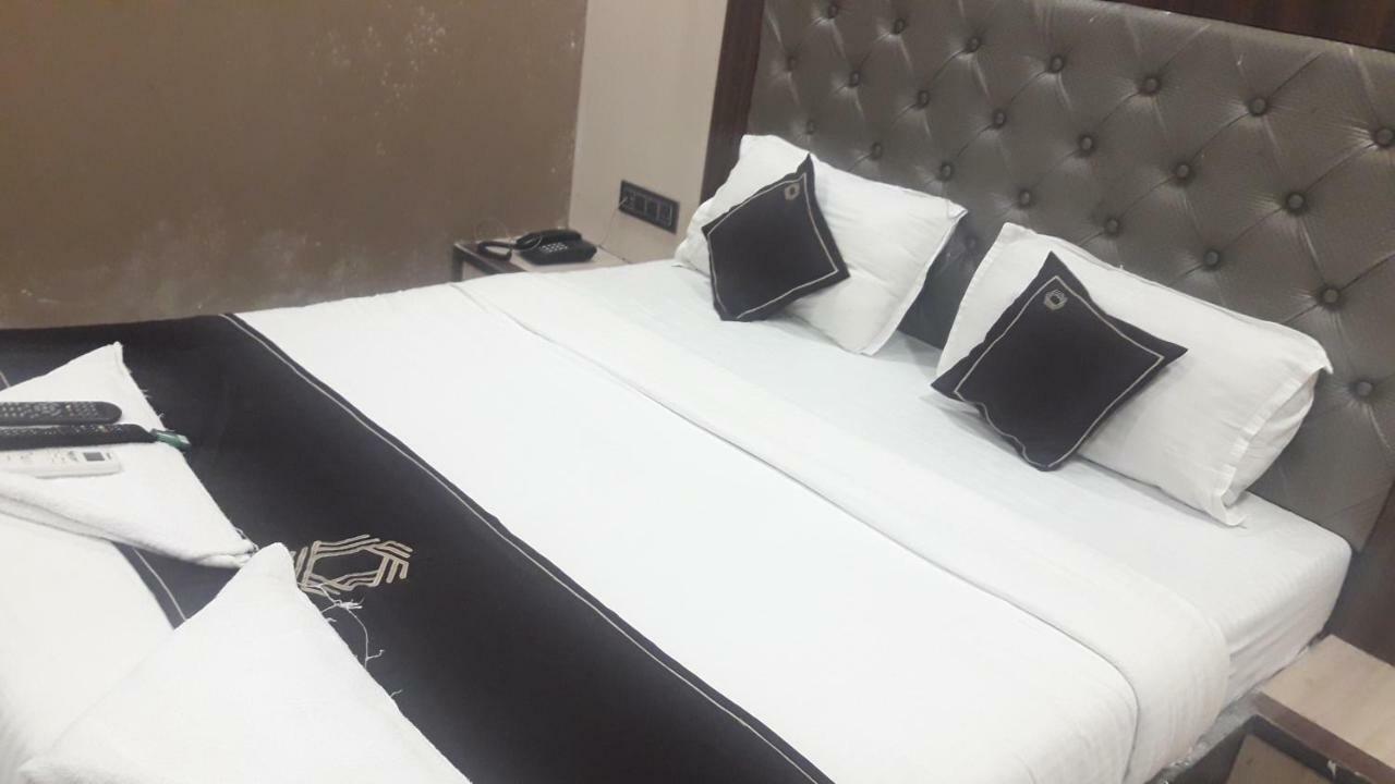 Shine Hospitality Hotell Mumbai Exteriör bild