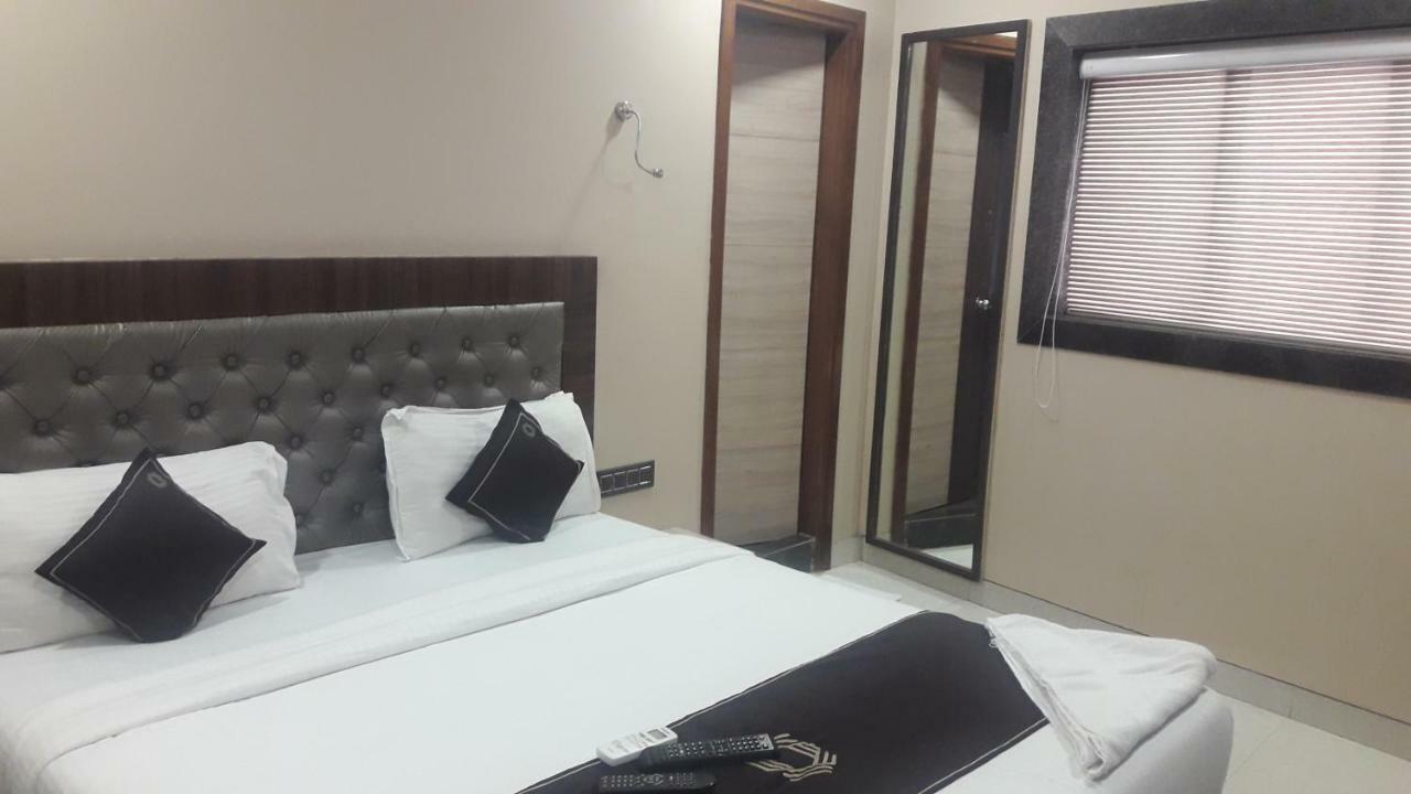 Shine Hospitality Hotell Mumbai Exteriör bild